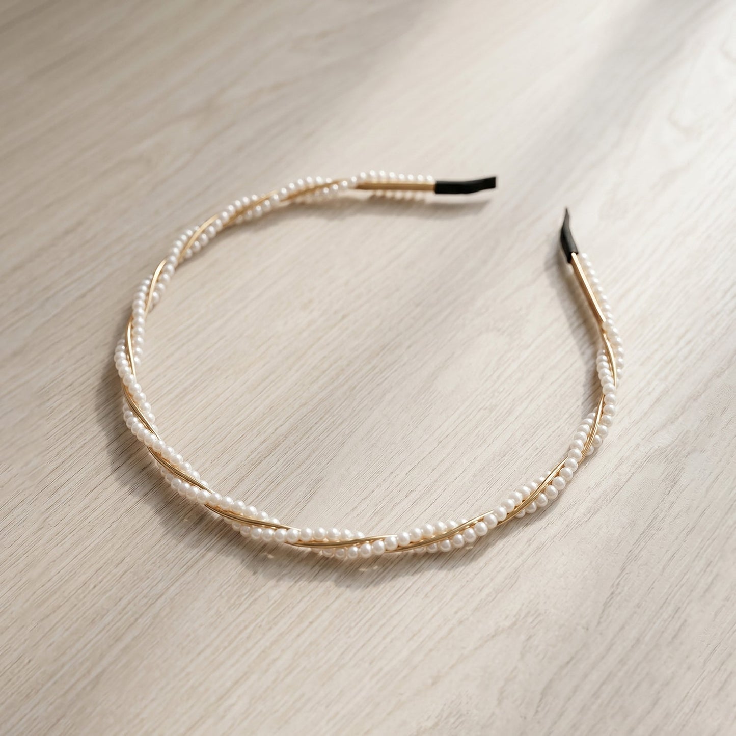 Elegant Pearl Design Hairband (1 Pc)